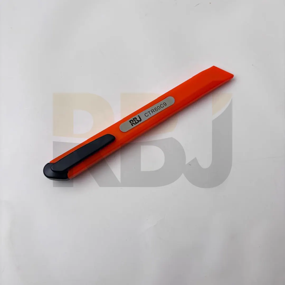 Utility Cutter 900