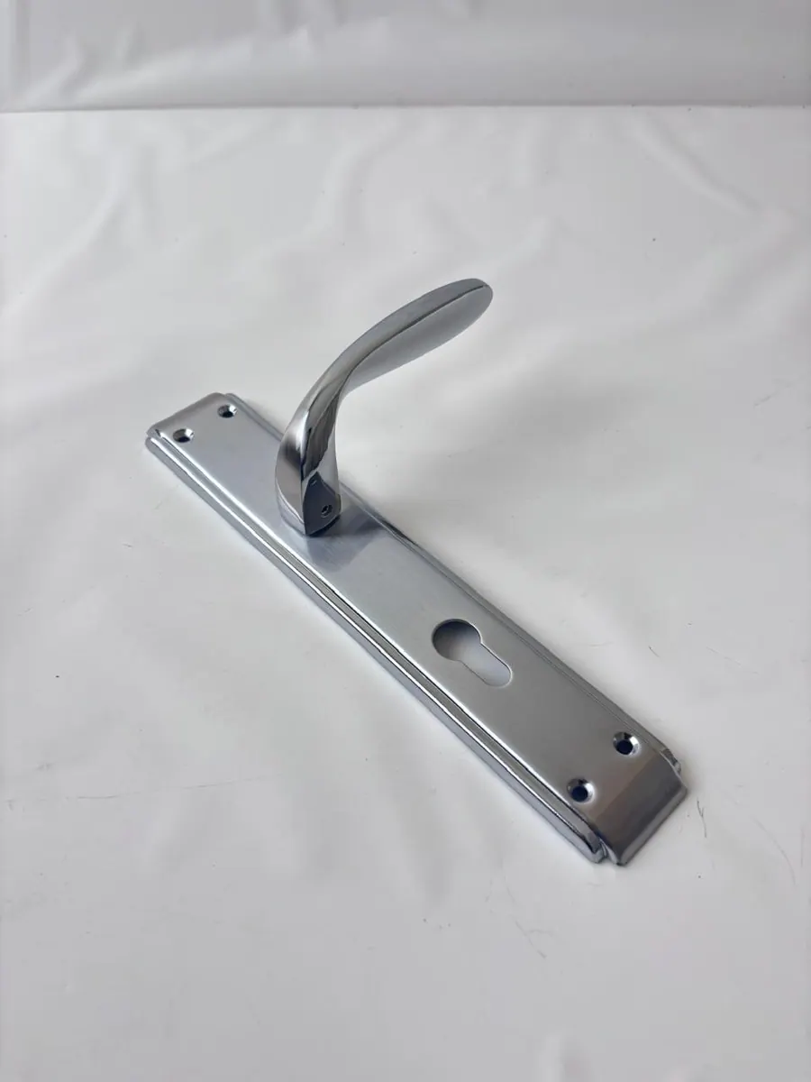 Montela Lever Handle Set